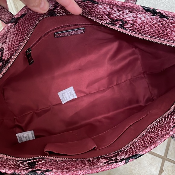 Badgley Mischka Tote with snake print - NWT! - Picture 6 of 12